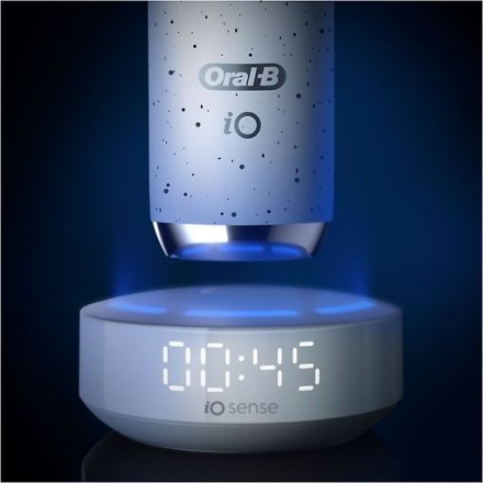 Электрическая зубная щетка Oral-B iO 10 435624, белая