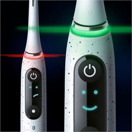 Электрическая зубная щетка Oral-B iO 10 435624, белая