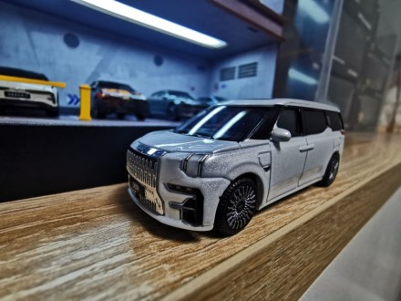 Модель автомобиля 009, 1:43