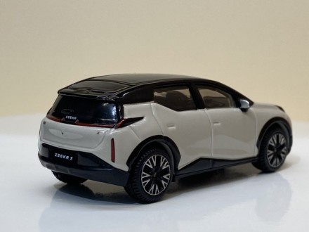 Модель автомобиля Х, 1:64
