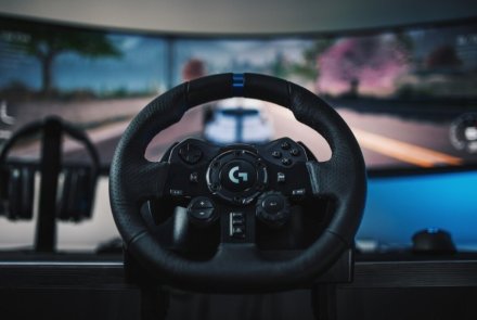 Гоночный руль и педали Logitech G923 для Xbox One и ПК (941-000158)